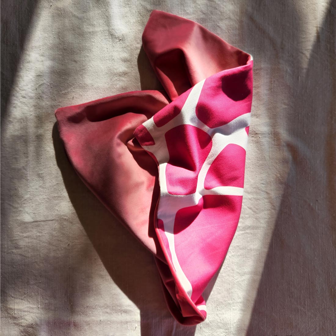 By John Designs white and pink African giraffe pattern scatter cushion with velvet