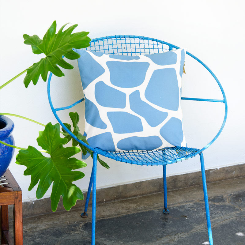 By John Designs white and blue African giraffe pattern scatter cushion with velvet