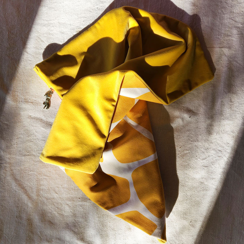 By John Designs Yellow gold scatter cushion