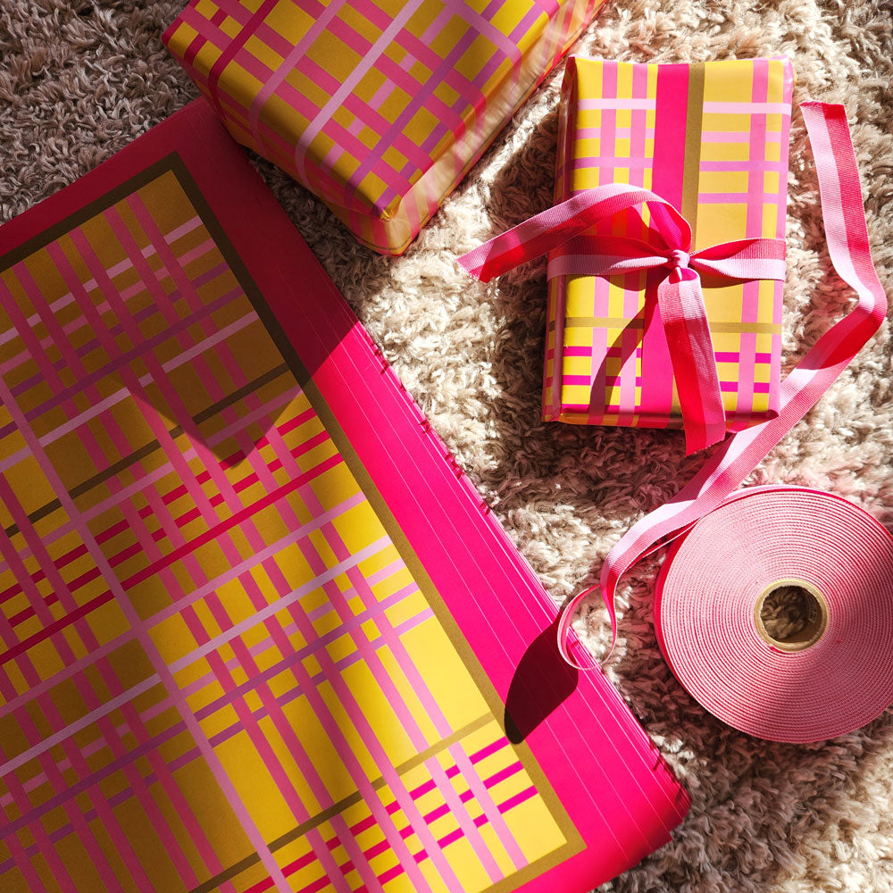 FESTIVE WRAPPING PAPER